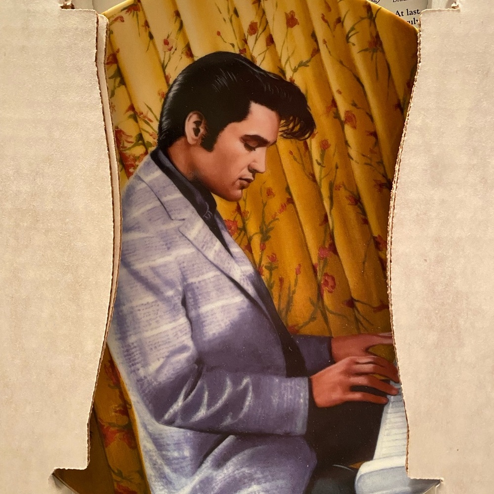 Elvis Presley Looking At A Legend
by DELPHI plate BOXED